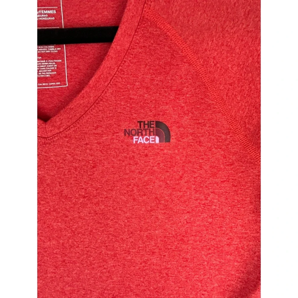 The North Face Red V-Neck Short Sleeve T-Shirt M - Picture 3 of 7